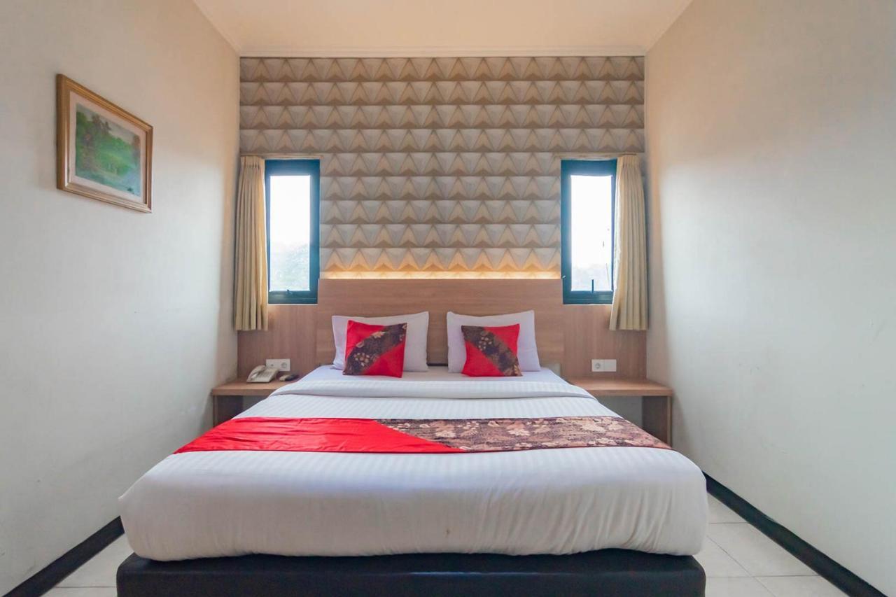 Cihampelas Hotel 2 Mitra Reddoorz Bandung Eksteriør bilde