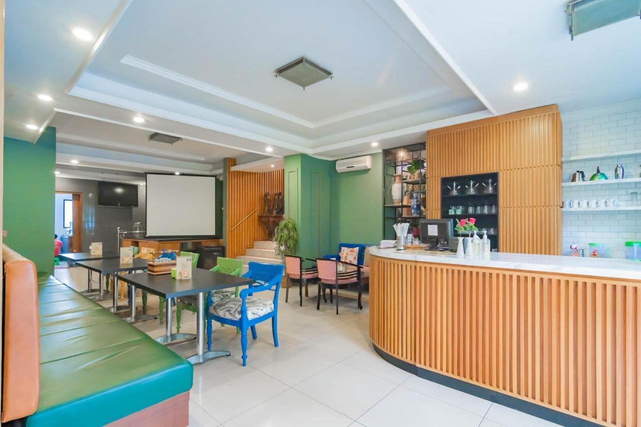Cihampelas Hotel 2 Mitra Reddoorz Bandung Eksteriør bilde