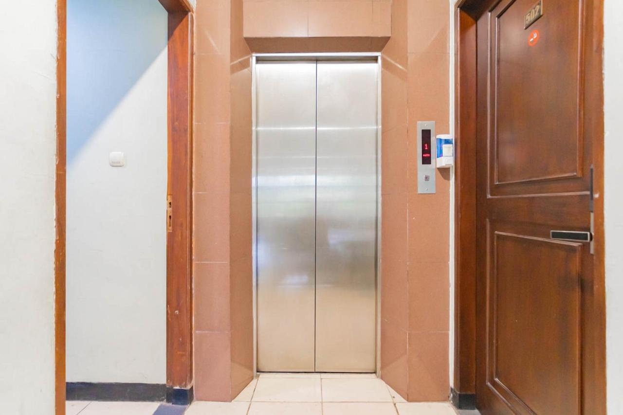 Cihampelas Hotel 2 Mitra Reddoorz Bandung Eksteriør bilde
