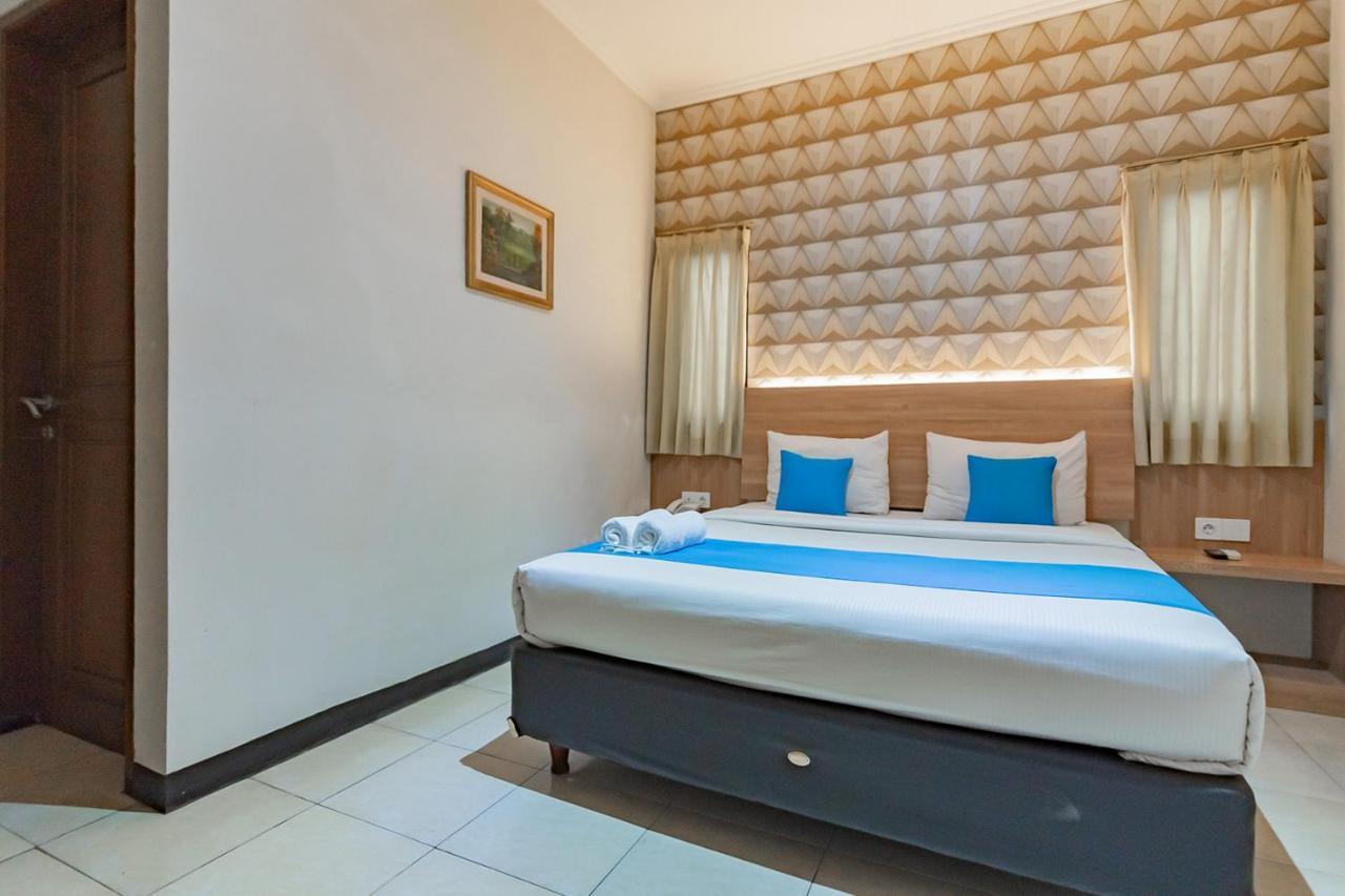 Cihampelas Hotel 2 Mitra Reddoorz Bandung Eksteriør bilde