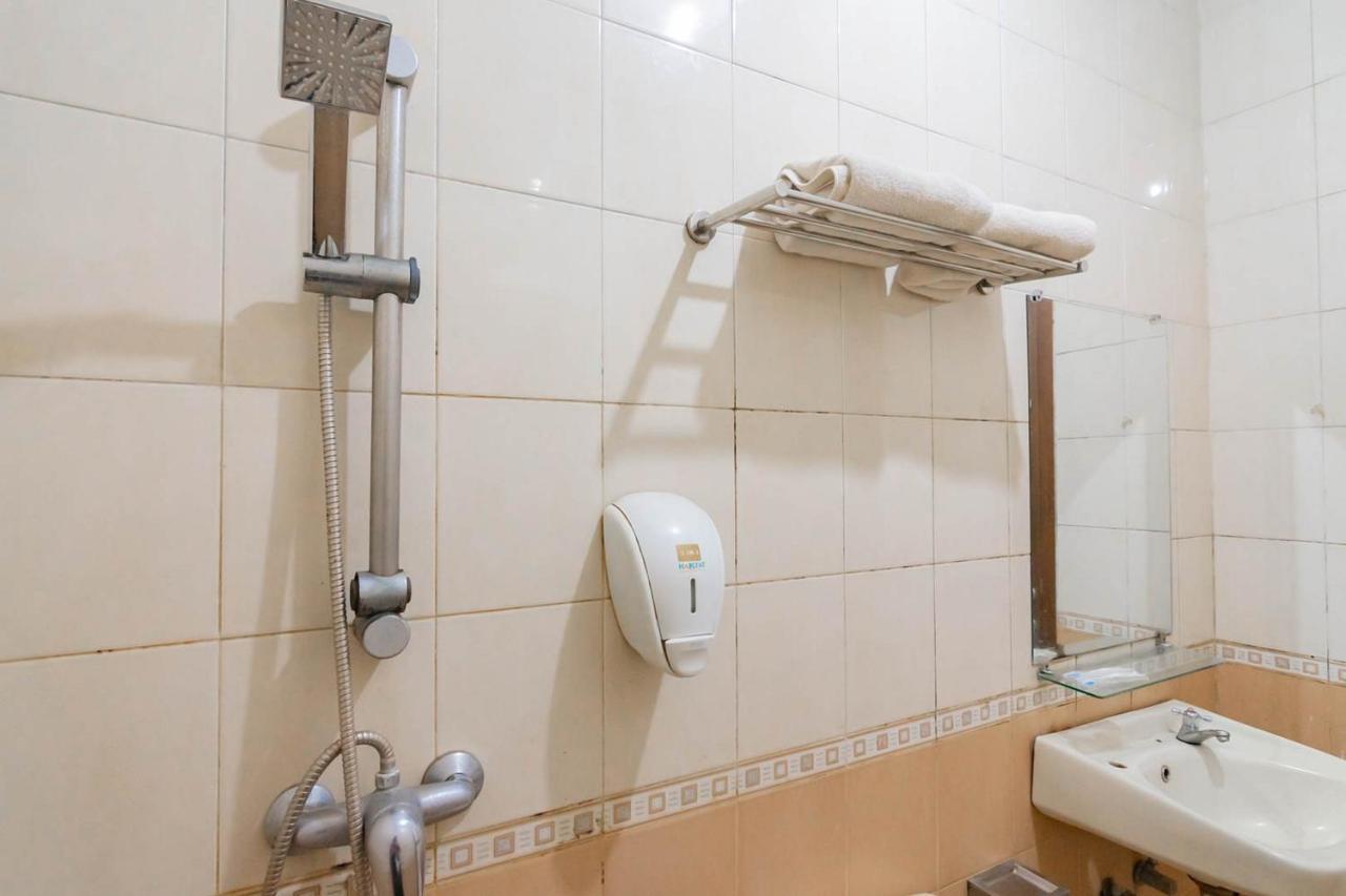Cihampelas Hotel 2 Mitra Reddoorz Bandung Eksteriør bilde