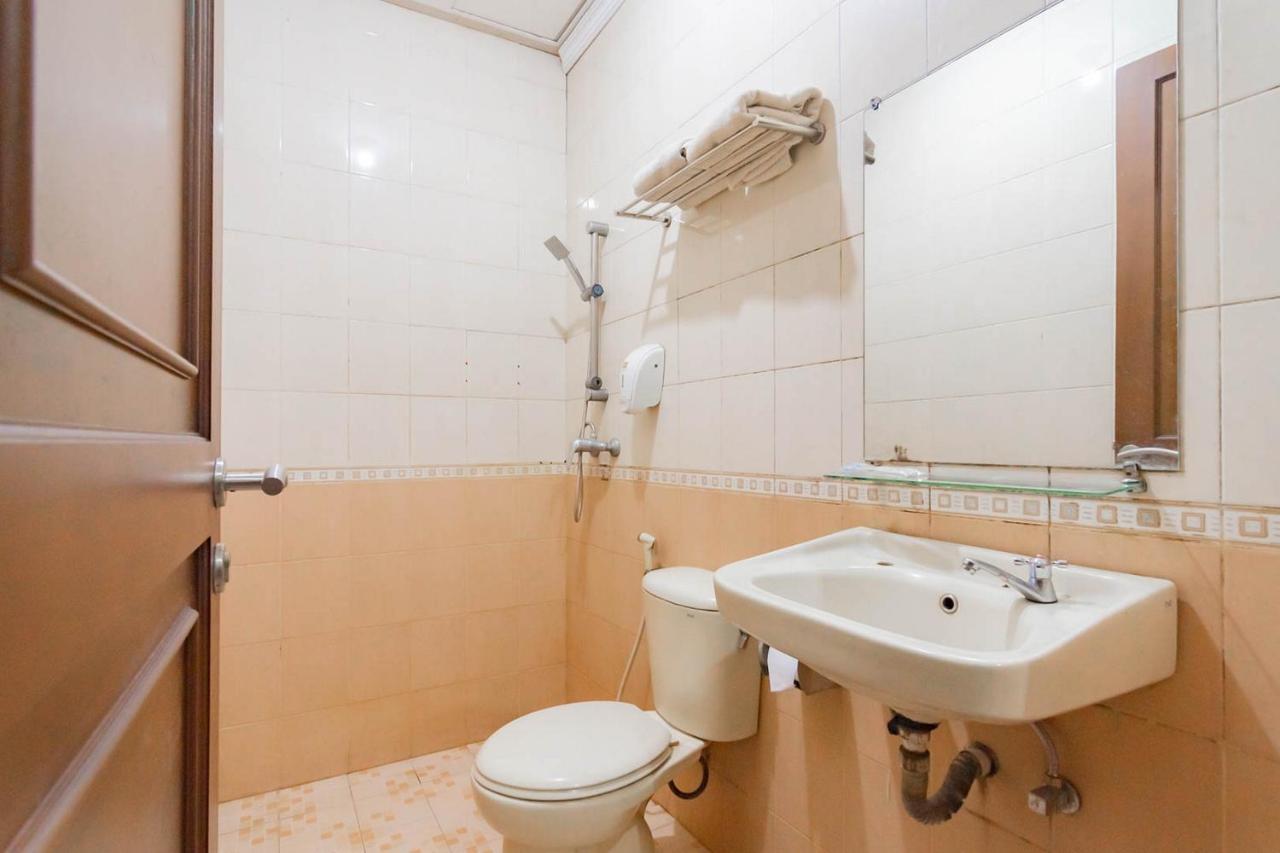 Cihampelas Hotel 2 Mitra Reddoorz Bandung Eksteriør bilde