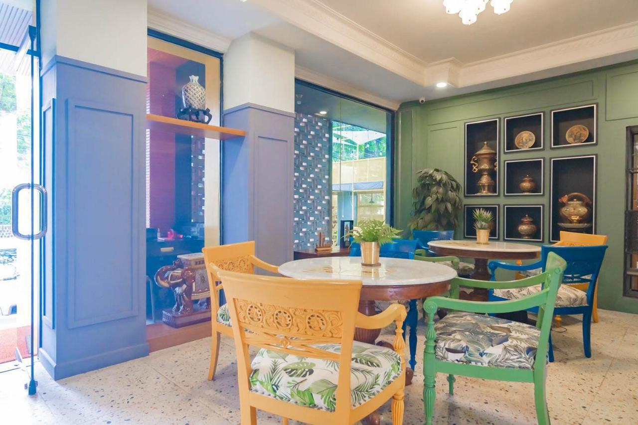 Cihampelas Hotel 2 Mitra Reddoorz Bandung Eksteriør bilde