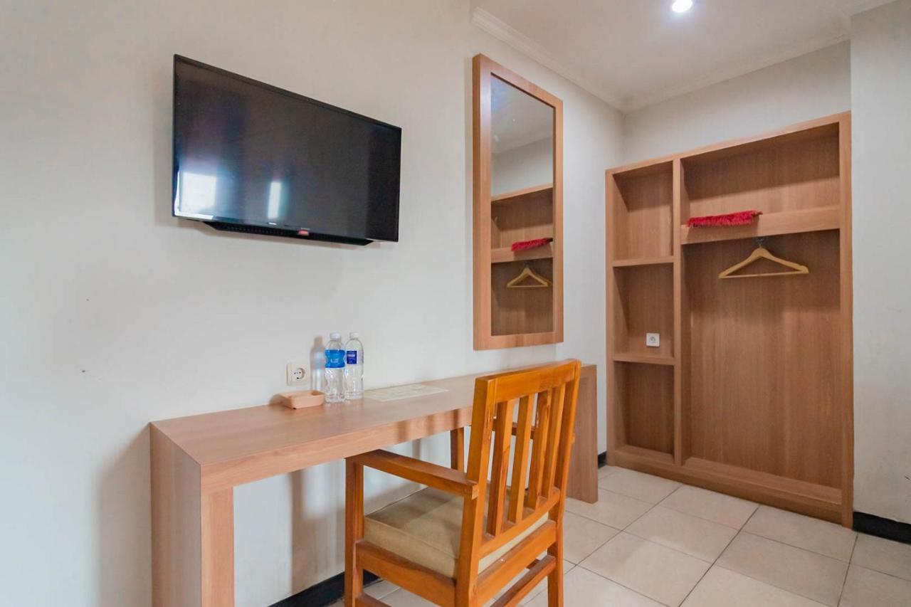 Cihampelas Hotel 2 Mitra Reddoorz Bandung Eksteriør bilde