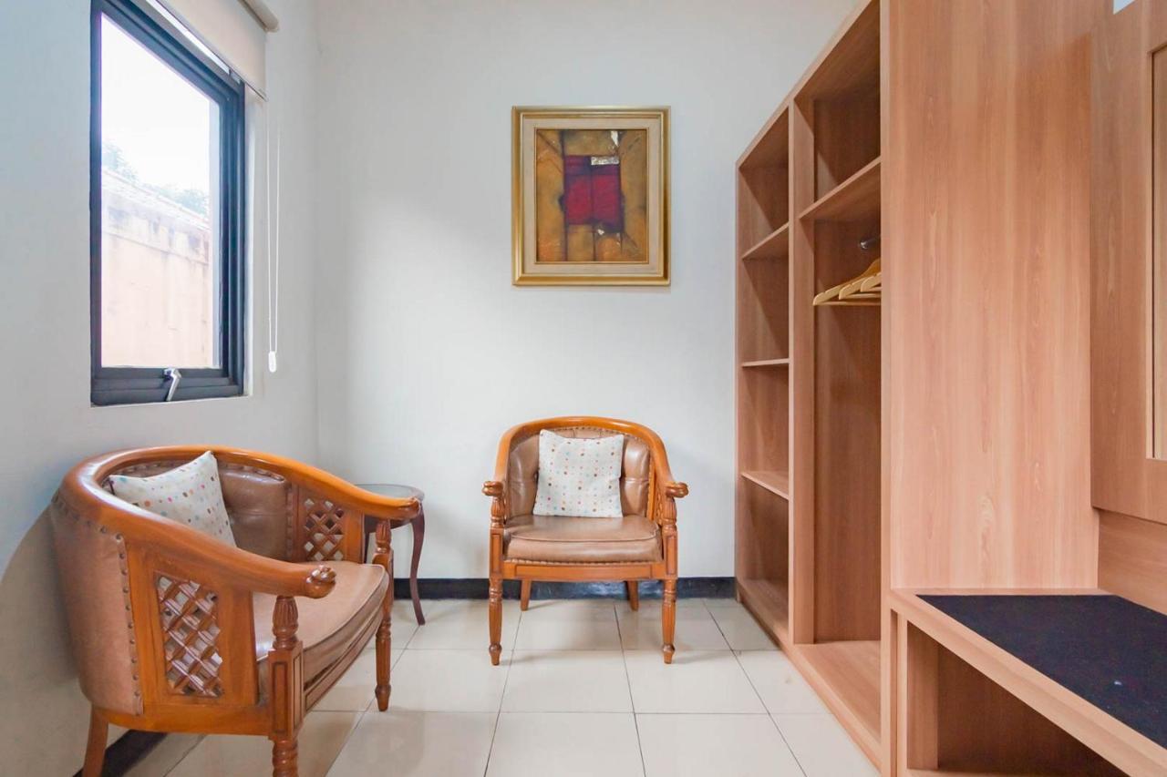 Cihampelas Hotel 2 Mitra Reddoorz Bandung Eksteriør bilde