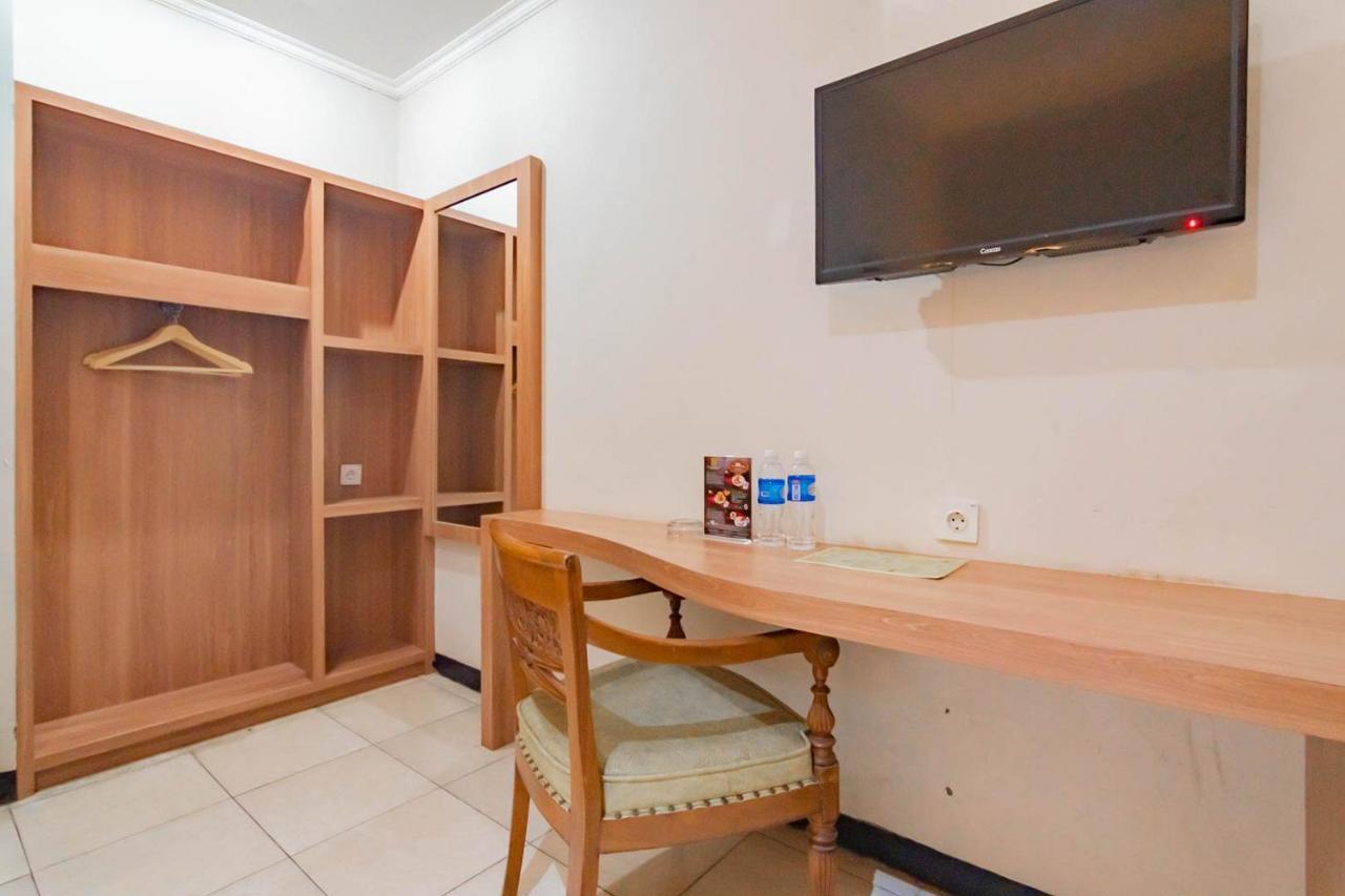 Cihampelas Hotel 2 Mitra Reddoorz Bandung Eksteriør bilde