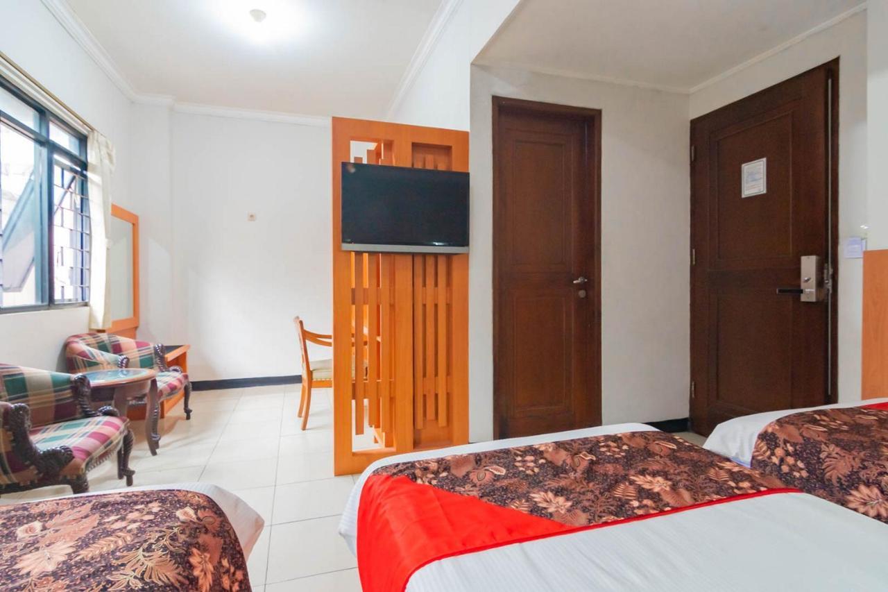 Cihampelas Hotel 2 Mitra Reddoorz Bandung Eksteriør bilde