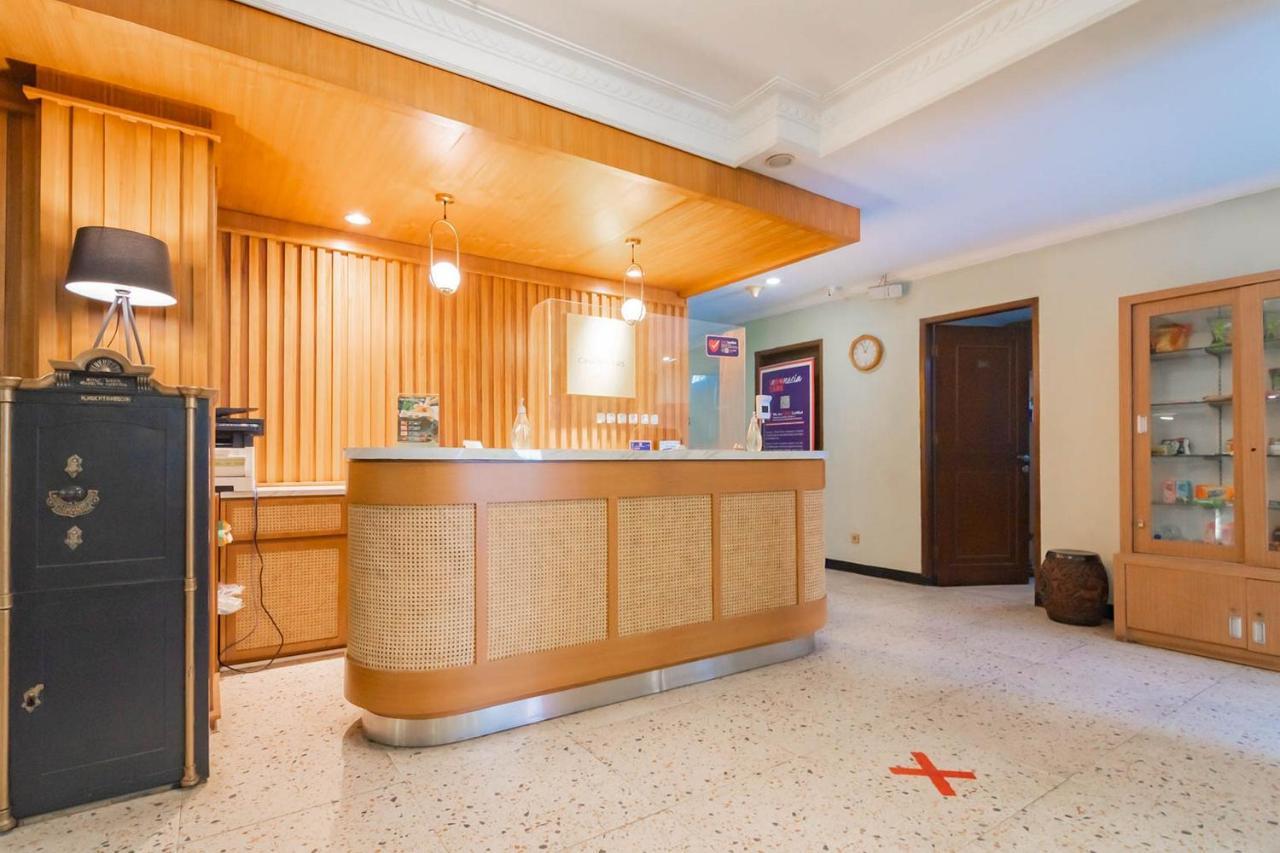 Cihampelas Hotel 2 Mitra Reddoorz Bandung Eksteriør bilde