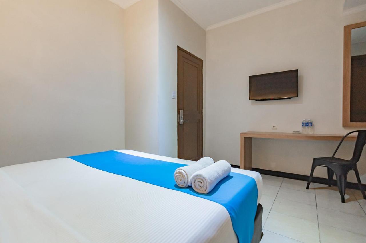 Cihampelas Hotel 2 Mitra Reddoorz Bandung Eksteriør bilde